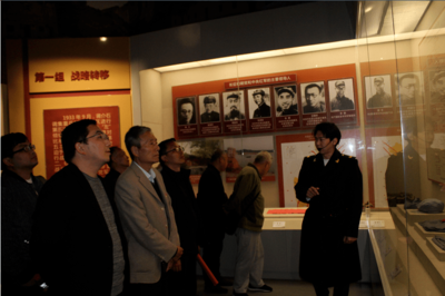 施秉 学党史明方向有动力